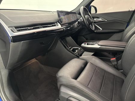 2022-BMW-X1-sDrive18i-M-Sport_8
