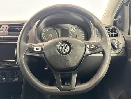 2021-Volkswagen-Polo-Vivo-14-Comfortline-5-dr_12