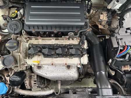 2021-Volkswagen-Polo-Vivo-14-Comfortline-5-dr_13