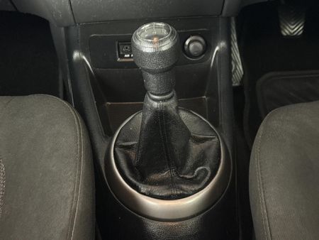 2014-Hyundai-i20-12-Motion_10