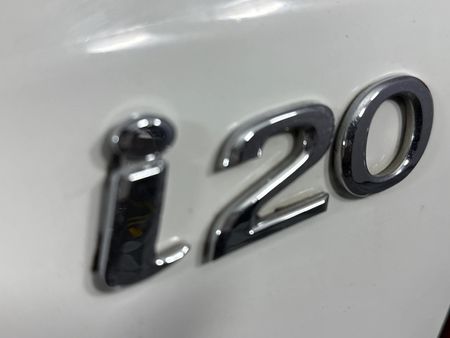 2014-Hyundai-i20-12-Motion_11