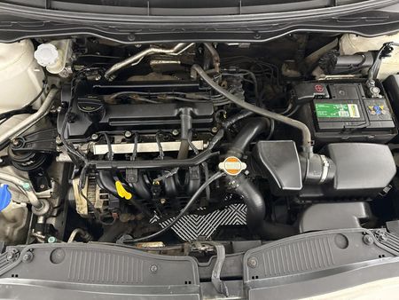 2014-Hyundai-i20-12-Motion_13