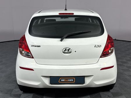 2014-Hyundai-i20-12-Motion_18