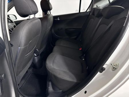 2014-Hyundai-i20-12-Motion_3