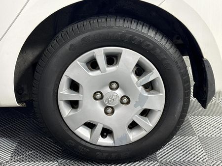 2014-Hyundai-i20-12-Motion_6