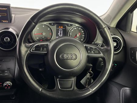 2014-Audi-A1-Sportback-16-TDI-Ambition_12