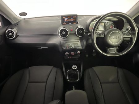 2014-Audi-A1-Sportback-16-TDI-Ambition_1