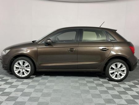2014-Audi-A1-Sportback-16-TDI-Ambition_19