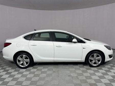 2015-Opel-Astra-14T-Enjoy_12