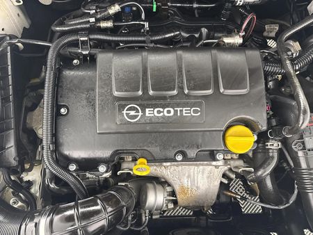 2015-Opel-Astra-14T-Enjoy_8