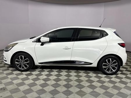 2017-Renault-Clio-IV-900T-Dynamique-5-dr-66kW_18
