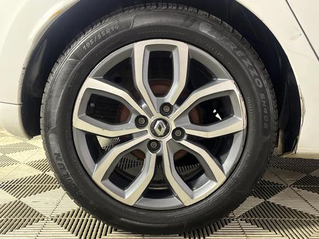 2017-Renault-Clio-IV-900T-Dynamique-5-dr-66kW_7