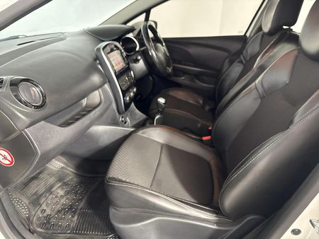 2017-Renault-Clio-IV-900T-Dynamique-5-dr-66kW_8