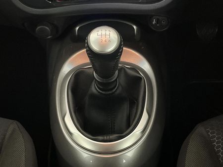 2011-Nissan-Juke-16-Acenta_10
