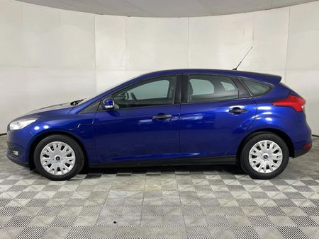 2015-Ford-Focus-10-EcoBoost-Ambiente-5-dr_18