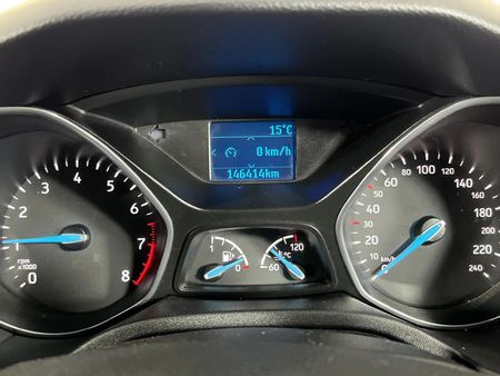 2015-Ford-Focus-10-EcoBoost-Ambiente-5-dr_2