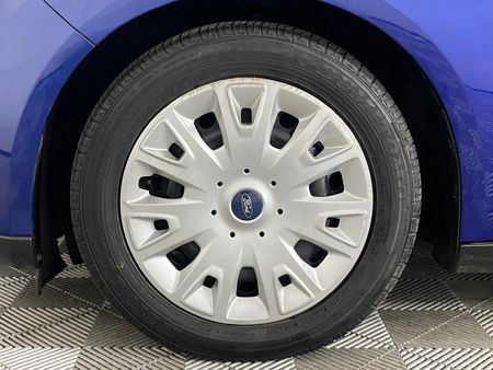 2015-Ford-Focus-10-EcoBoost-Ambiente-5-dr_4