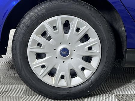 2015-Ford-Focus-10-EcoBoost-Ambiente-5-dr_7