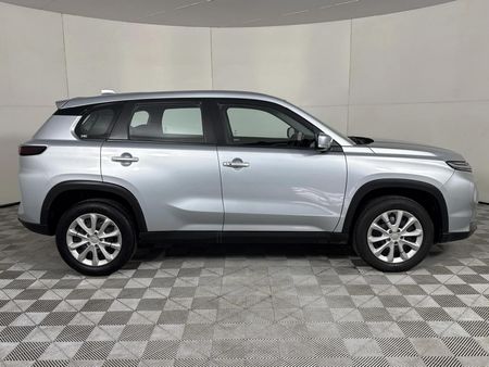 2024-Toyota-Urban-Cruiser-15-XS_15