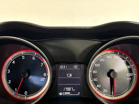 2023-Suzuki-Swift-12-GLX_2