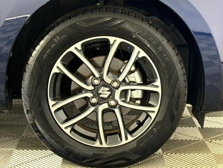 2023-Suzuki-Swift-12-GLX_4