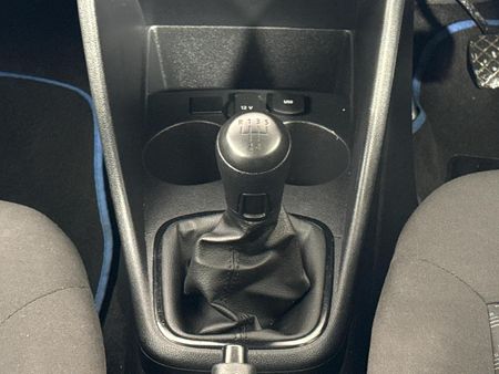 2025-Volkswagen-Polo-Vivo-14_10