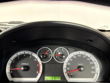 2012-Chevrolet-Aveo-16-LS-Auto_2