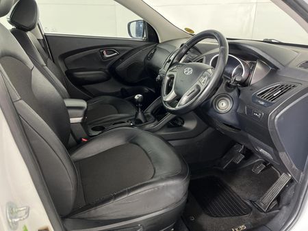 2015-Hyundai-ix35-17-CRDi-Premium_9