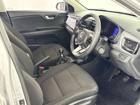 2020-Kia-Rio-12-LS-5-dr_9