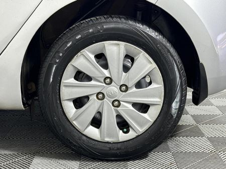 2020-Kia-Rio-12-LS-5-dr_6