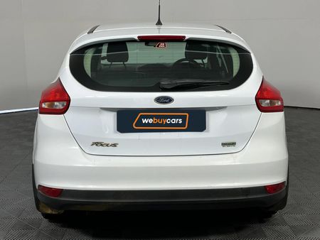 2016-Ford-Focus-10-EcoBoost-Trend-5-dr_17
