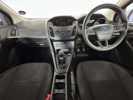 2016-Ford-Focus-10-EcoBoost-Trend-5-dr_1