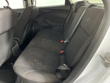 2016-Ford-Focus-10-EcoBoost-Trend-5-dr_3
