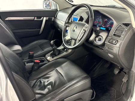 2012-Chevrolet-Captiva-24-LT_9