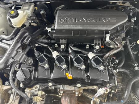 2016-Toyota-Etios-15-XS-5-dr_13