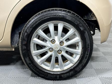 2016-Toyota-Etios-15-XS-5-dr_6