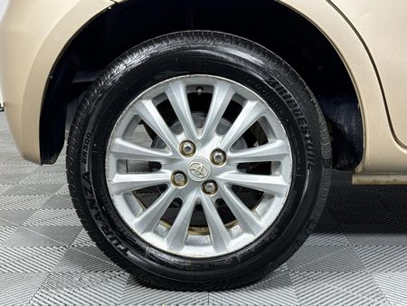 2016-Toyota-Etios-15-XS-5-dr_7