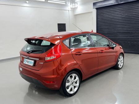 2010-Ford-Fiesta-16i-Trend-5-dr_5