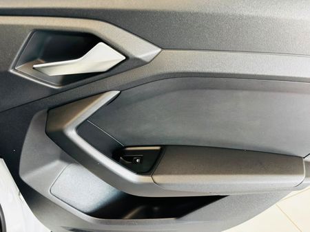 2020-Audi-A1-Sportback-10-TFSI-Auto-30-TFSI_3