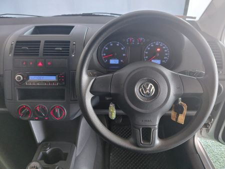 2014-Volkswagen-Polo-Vivo-14-5-dr_11