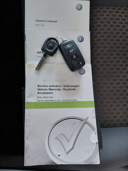 2014-Volkswagen-Polo-Vivo-14-5-dr_12