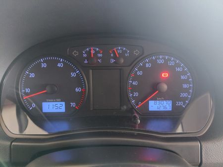 2014-Volkswagen-Polo-Vivo-14-5-dr_13