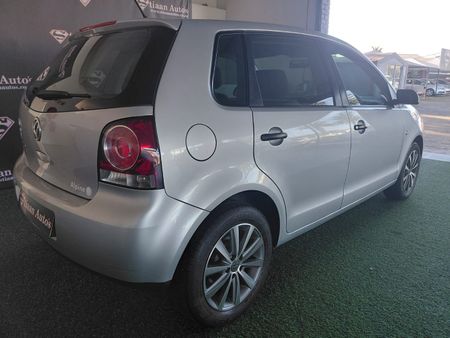 2014-Volkswagen-Polo-Vivo-14-5-dr_5