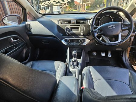 2016-Kia-Rio-14-Tec-5-dr_9