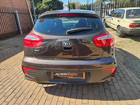 2016-Kia-Rio-14-Tec-5-dr_5
