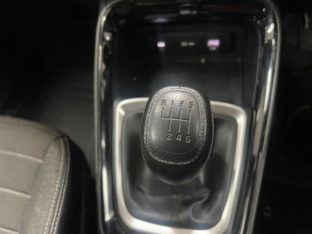 2026-Kia-Sonet-15-LS_24