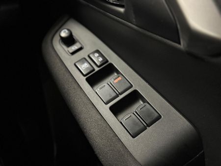 2025-Toyota-Urban-Cruiser-15-XR-Auto_19
