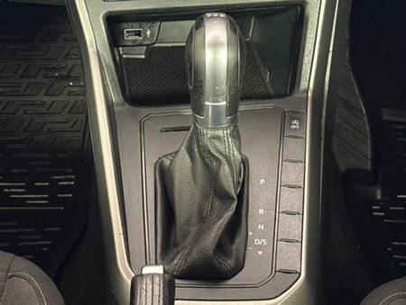2019-Volkswagen-Polo-10-TSI-Comfortline-Auto_10