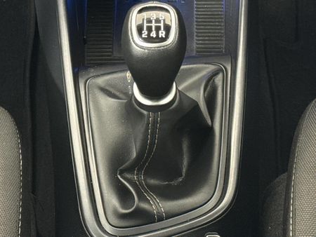 2022-Hyundai-i20-12-Fluid_10