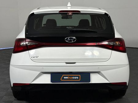 2022-Hyundai-i20-12-Fluid_17